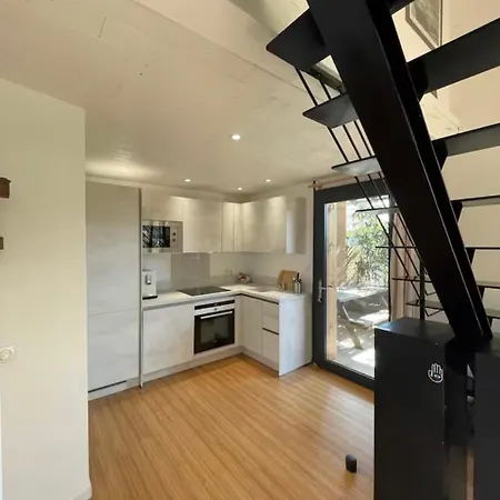 Maisonnette De *